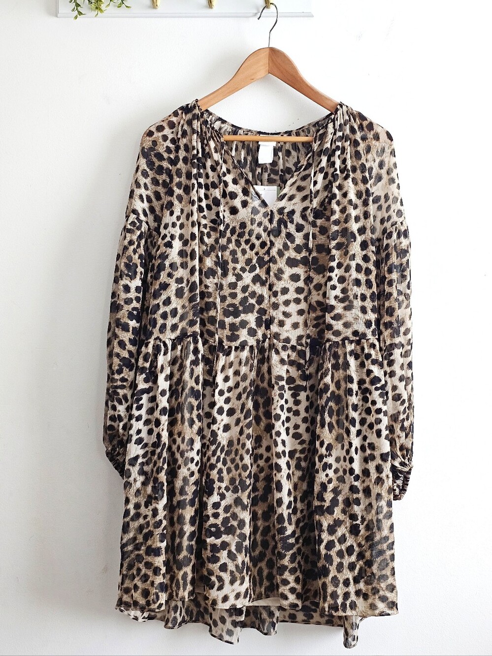 H&M Leopard Print Chiffon Mini Dress Long Balloon Sleeve Tie Neck Size M NWT